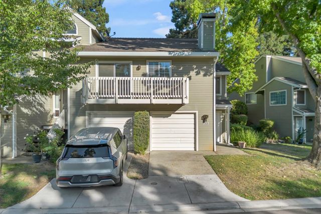 213 Live Oak Cir, Roseville, CA 95678