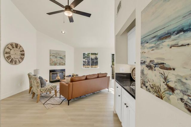 213 Live Oak Cir, Roseville, CA 95678