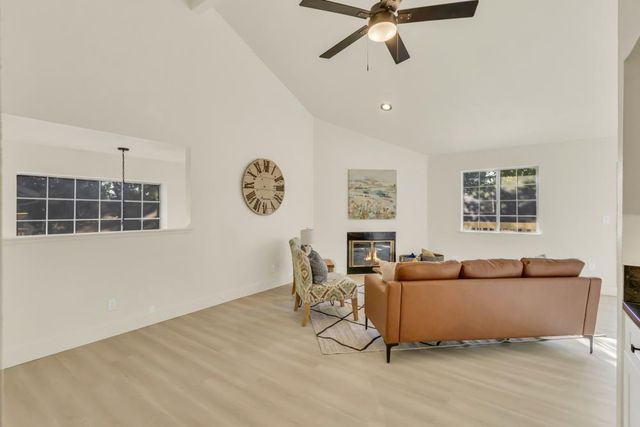 213 Live Oak Cir, Roseville, CA 95678