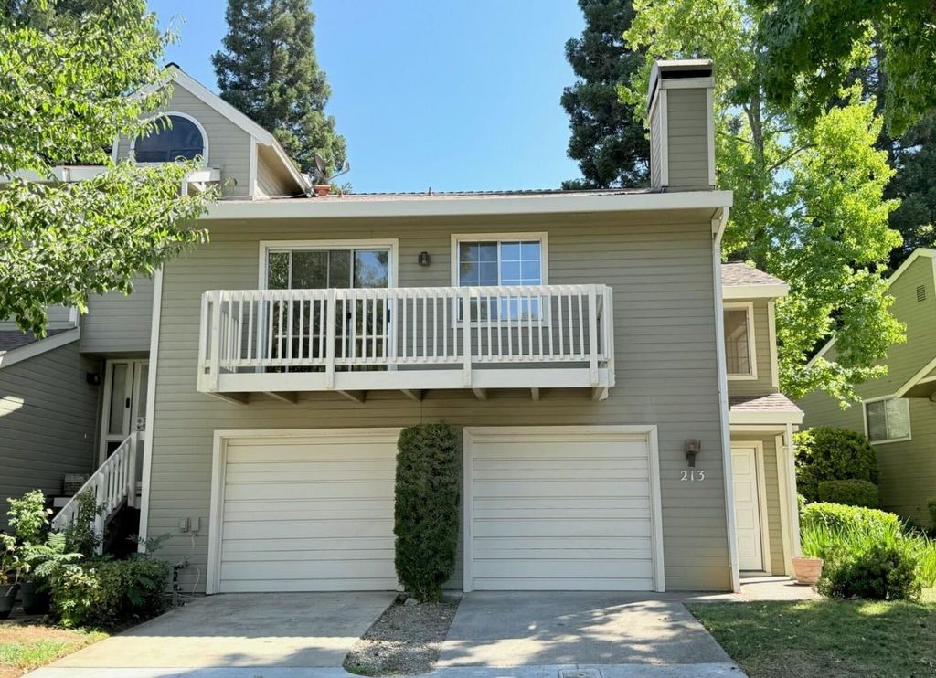 213 Live Oak Cir, Roseville, CA 95678