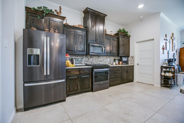 1950 Colonial Drive, San Angelo, TX 76904