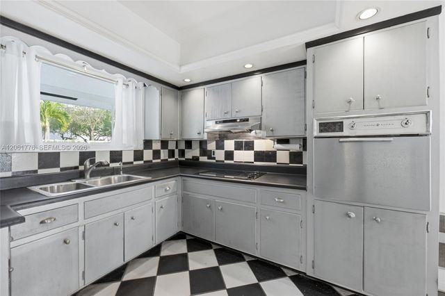 3497 NE 20th Avenue, Oakland Park, FL 33306