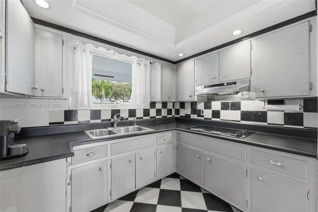 3497 NE 20th Avenue, Oakland Park, FL 33306