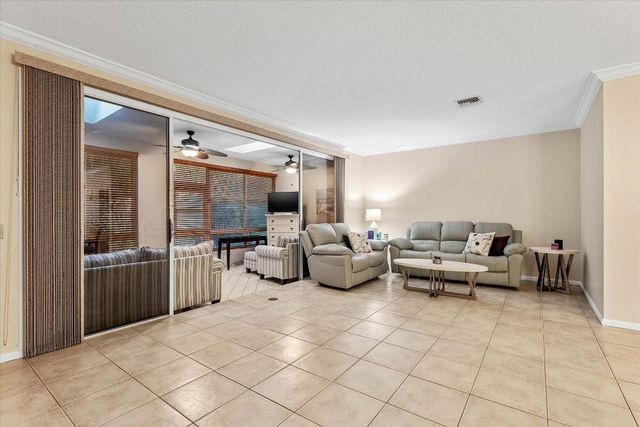 6757 Via Regina 3, Boca Raton, FL 33433