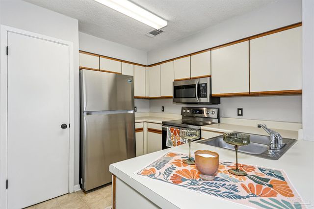 7150 Plantation Rd 122, Pensacola, FL 32504