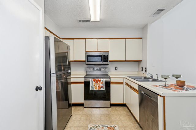 7150 Plantation Rd 122, Pensacola, FL 32504