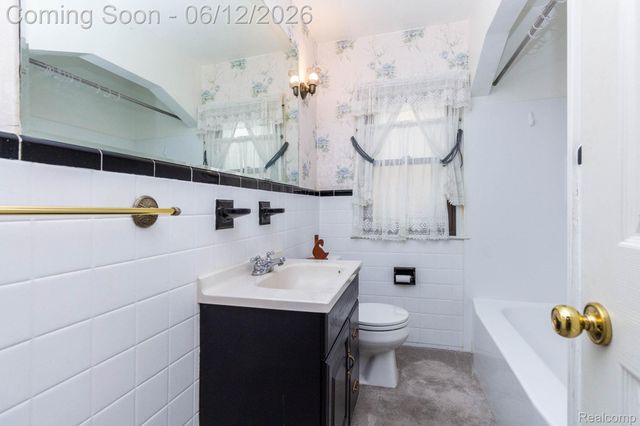 15087 Thomas Avenue, Allen Park, MI 48101