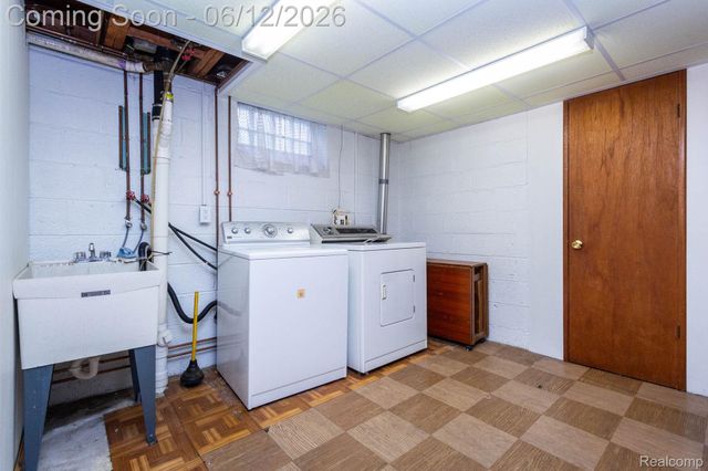 15087 Thomas Avenue, Allen Park, MI 48101