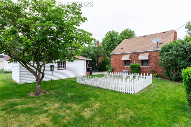15087 Thomas Avenue, Allen Park, MI 48101