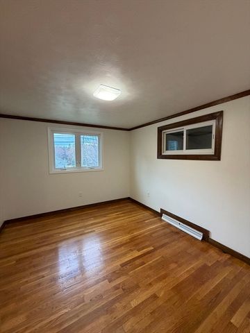 31 Mohawk, Burlington, MA 01803