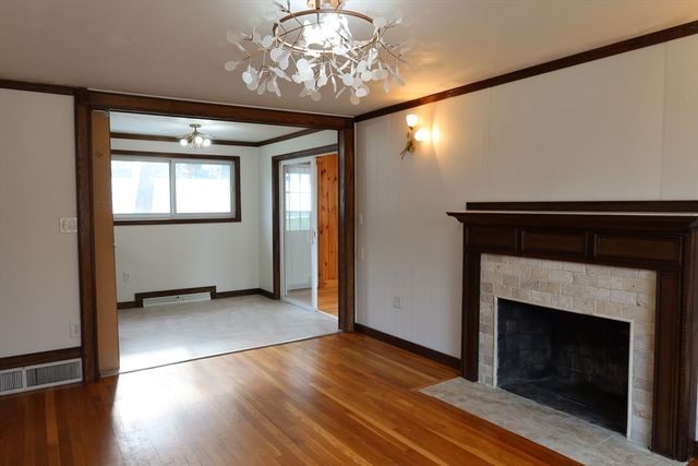 31 Mohawk, Burlington, MA 01803