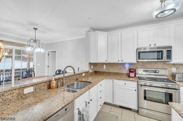 58 Pheasant Run 12, Old Tappan Boro, NJ 07675