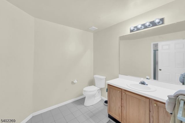 58 Pheasant Run 12, Old Tappan Boro, NJ 07675