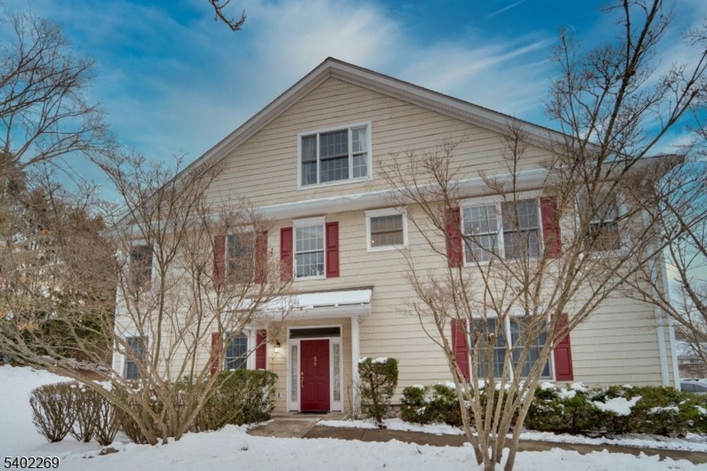 58 Pheasant Run 12, Old Tappan Boro, NJ 07675