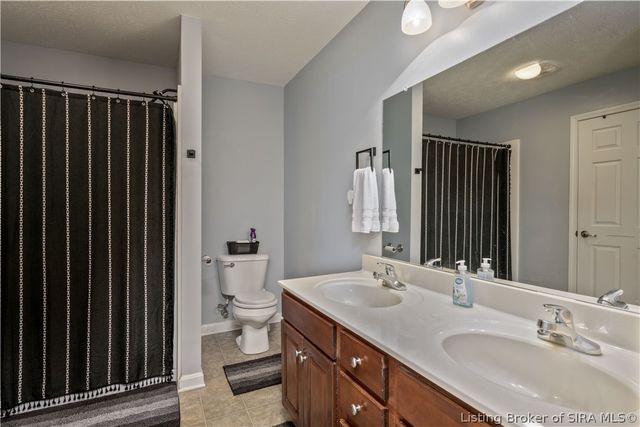 3040 Brookhill Court, Georgetown, IN 47122