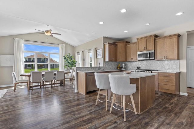 3108 Mineral Springs BOULEVARD, Summit, WI 53066