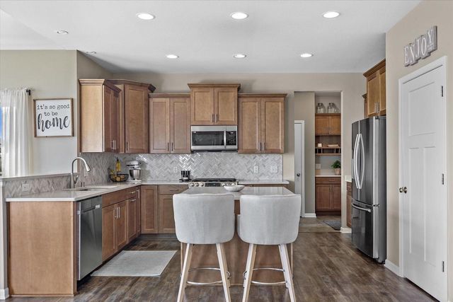 3108 Mineral Springs BOULEVARD, Summit, WI 53066