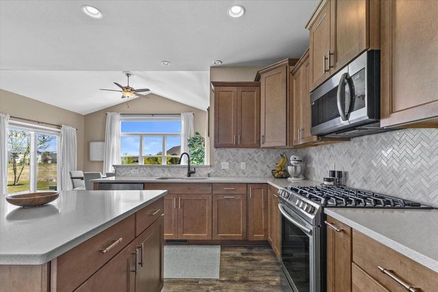 3108 Mineral Springs BOULEVARD, Summit, WI 53066