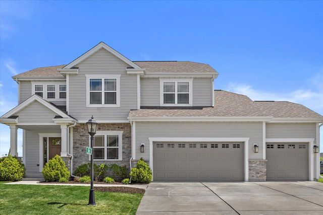 3108 Mineral Springs BOULEVARD, Summit, WI 53066
