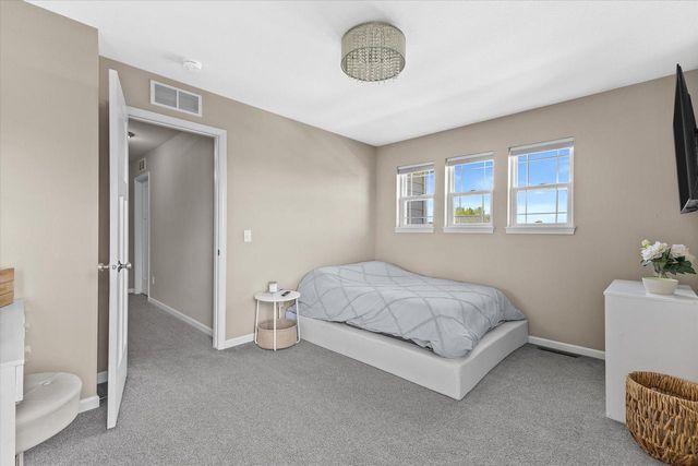 3108 Mineral Springs BOULEVARD, Summit, WI 53066