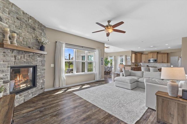 3108 Mineral Springs BOULEVARD, Summit, WI 53066