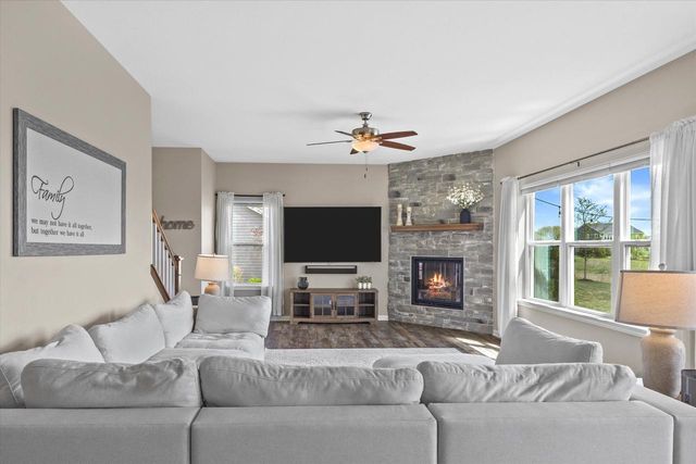 3108 Mineral Springs BOULEVARD, Summit, WI 53066
