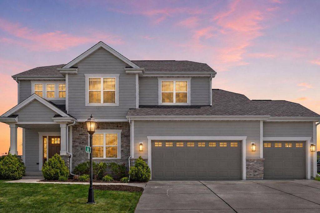 3108 Mineral Springs BOULEVARD, Summit, WI 53066