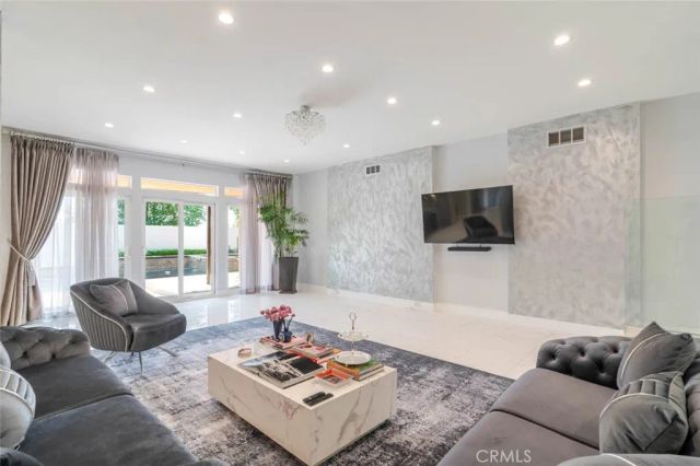 17180 Ballinger Street, Northridge, CA 91325