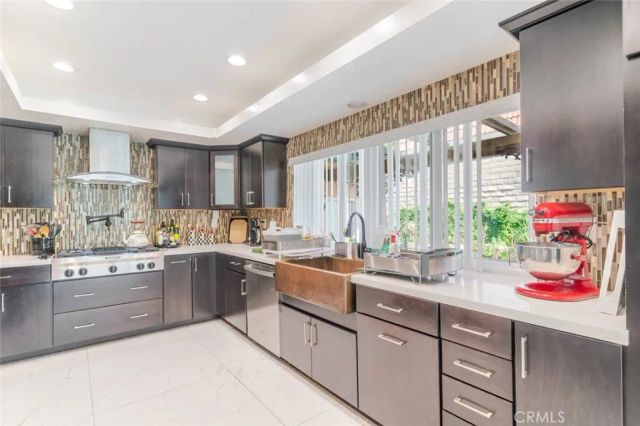 17180 Ballinger Street, Northridge, CA 91325