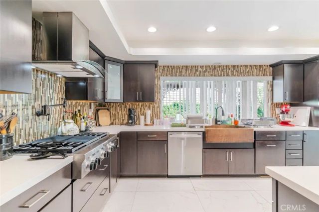 17180 Ballinger Street, Northridge, CA 91325