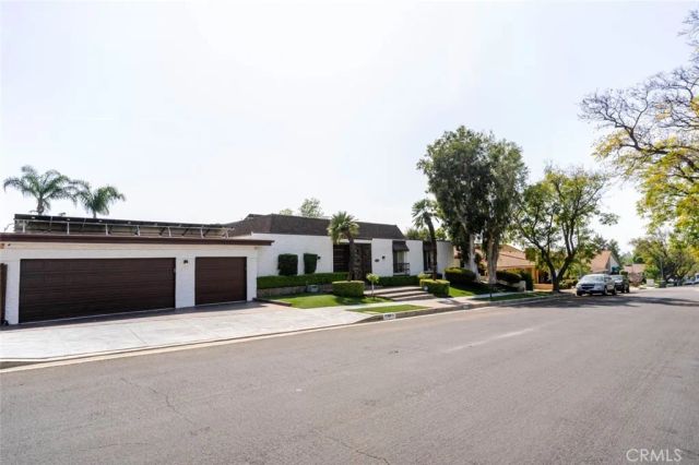 17180 Ballinger Street, Northridge, CA 91325