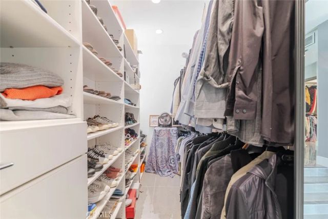 17180 Ballinger Street, Northridge, CA 91325