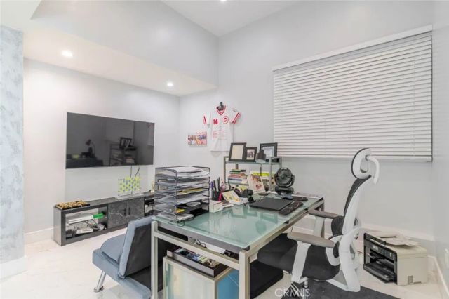 17180 Ballinger Street, Northridge, CA 91325