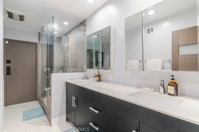 17180 Ballinger Street, Northridge, CA 91325