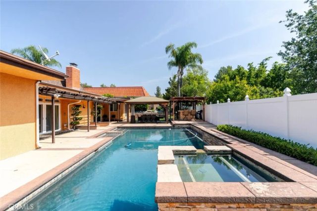 17180 Ballinger Street, Northridge, CA 91325