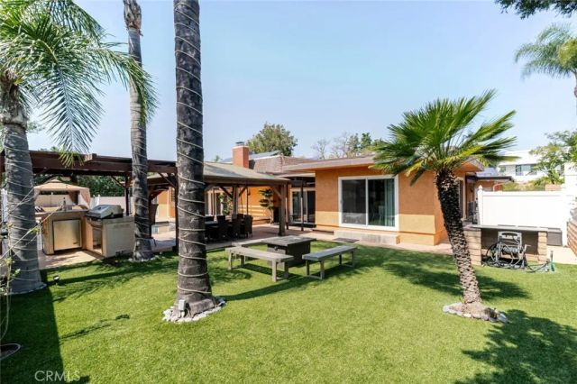 17180 Ballinger Street, Northridge, CA 91325