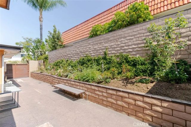 17180 Ballinger Street, Northridge, CA 91325