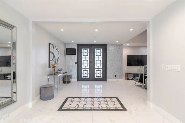 17180 Ballinger Street, Northridge, CA 91325