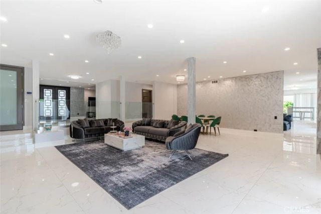 17180 Ballinger Street, Northridge, CA 91325