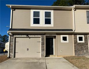 2615 Middle Branch Bend, Fayetteville, NC 28304