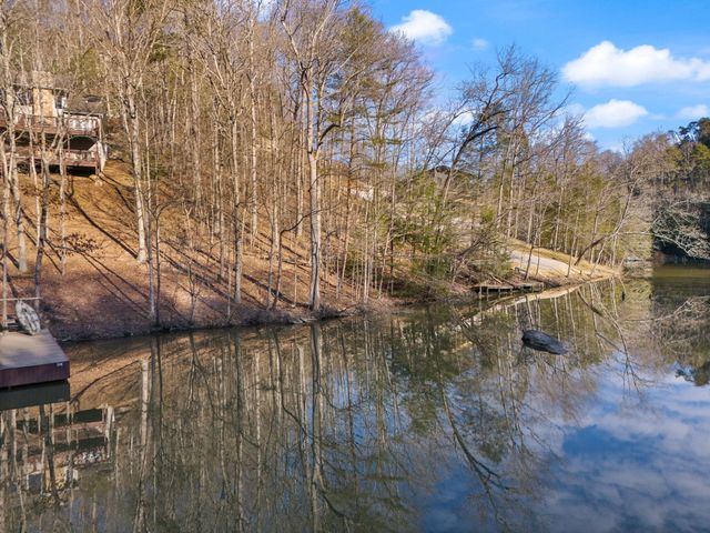 649 Cliffs Edge Road, East Bernstadt, KY 40729