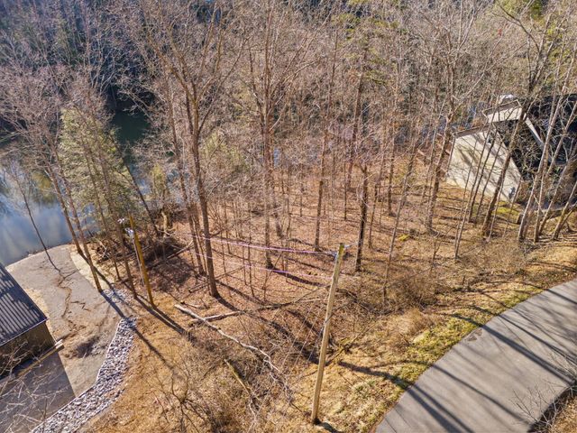 649 Cliffs Edge Road, East Bernstadt, KY 40729