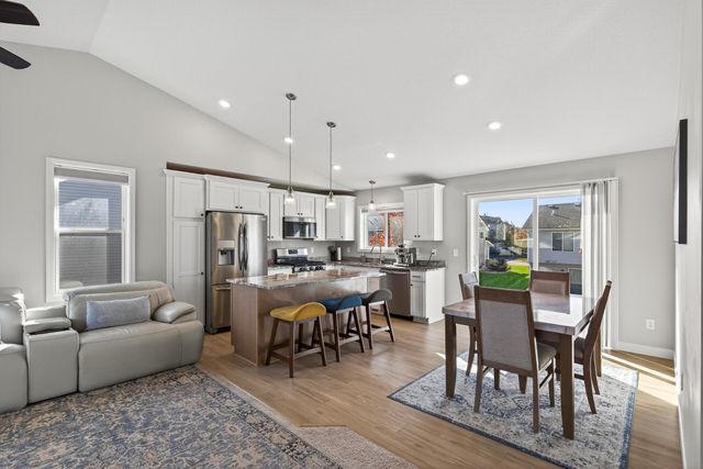 1704 Wilking Way, Shakopee, MN 55379