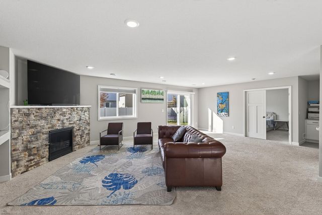 1704 Wilking Way, Shakopee, MN 55379