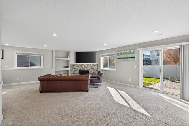 1704 Wilking Way, Shakopee, MN 55379