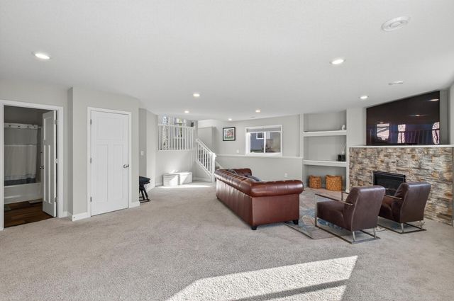 1704 Wilking Way, Shakopee, MN 55379