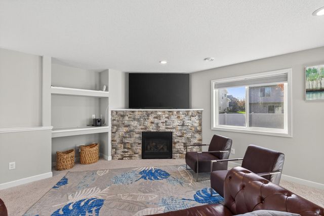 1704 Wilking Way, Shakopee, MN 55379