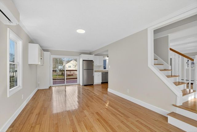 1051 Boston Rd 1051, Haverhill, MA 01835