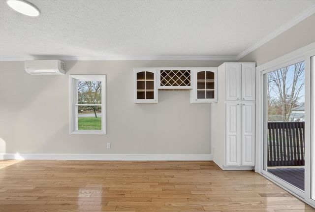 1051 Boston Rd 1051, Haverhill, MA 01835