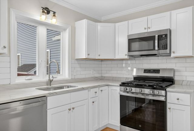 1051 Boston Rd 1051, Haverhill, MA 01835